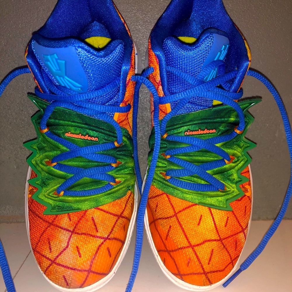 Kids Nike Spongebob LE 4.5Y Kyrie Irving